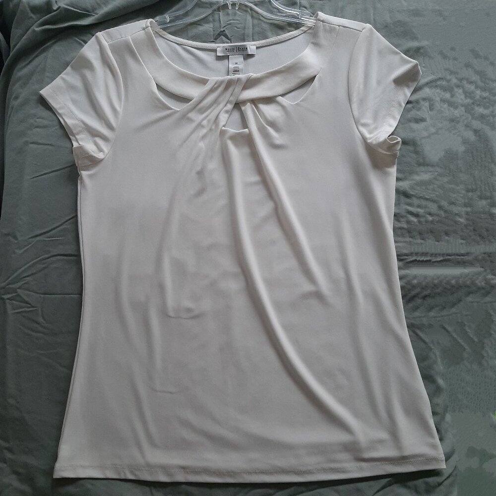 White House Black Market Cream SS Blouse Sz M